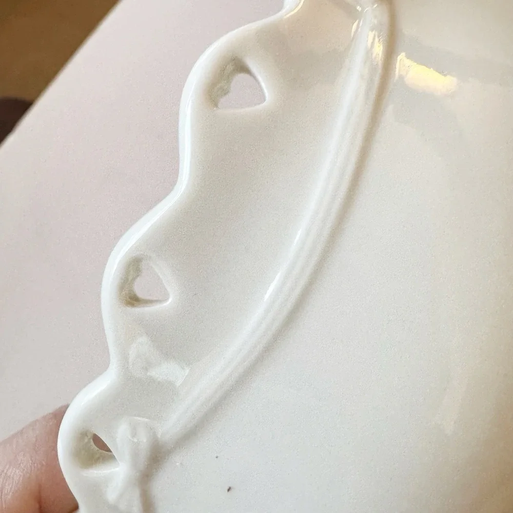 Longaberger 2004 Sweetest Heart White Ceramic Heart Shaped Bowl Dish Red Ribbon